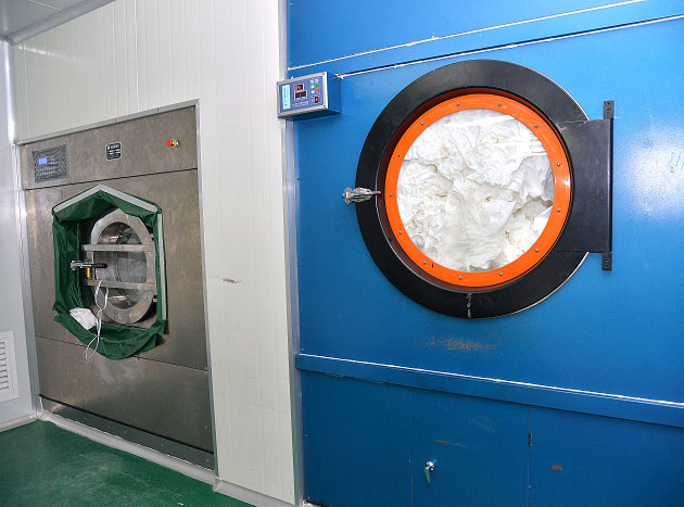 Cleaning machine and dryer