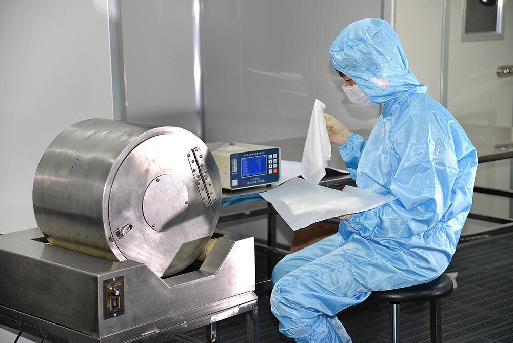 manufacturing & selling cleanroom products